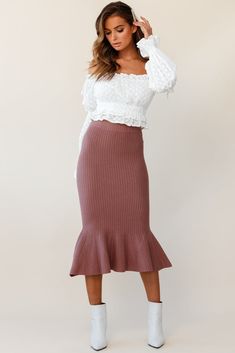 You're a style queen in our Shalon skirt. Featuring a stretchy, ribbed knit throughout, chic midi length and our favorite part, the gorgeous fluted hem! Enhance its feminine silhouette by teaming it with a sheer blouse and pumps. Pink Dress Shoes, Rehearsal Dinner Outfits, Selfie Leslie, Brunch Dress, Tulip Skirt, Knit Midi Skirt, Clothing Tags, Basic Dress, Knit Skirt