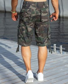 URBAN CLASSICS army patterned shorts. Cargo model with thigh pockets, two front pockets and buttoned back pockets. Fit for Finns, with longer legs and the possibility of tightening in pounds. Zip fastening in the forging. Military Style Camouflage Shorts With Multiple Pockets, Military Camouflage Shorts With Multiple Pockets, Military Style Shorts For Outdoor With Pockets, Camouflage Shorts With Side Pockets For Streetwear, Camouflage Shorts With Pockets For Outdoor, Knee-length Utility Shorts With Side Pockets, Military Khaki Shorts With Pockets, Military Style Camouflage Cargo Shorts With Side Pockets, Camouflage Cargo Style Shorts