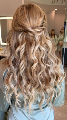 Homecoming Maid Hairstyles, Jr Prom Hairstyles, Bridesmaid Hair With Extensions, Braids Maid Hairstyles, Made Of Honor Hairstyles, Maid Of Honor Hairstyles Half Up, Deb Hairstyles, Hoco Hairstyles Down, Hoco Hairstyles Updo