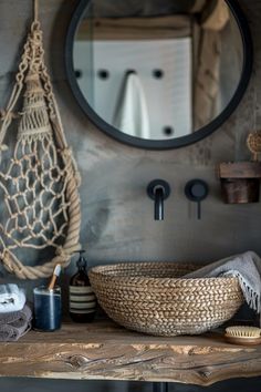 Nautical Bathroom Decor: Simple and Stylish Ideas Moody Nautical Bathroom, Nautical Bathroom Vanity, Fish Themed Bathroom, Beach Themed Bathroom Ideas, Bathroom Decor Simple, Nautical Theme Bathroom, Resort Bathroom, Nautical Motifs, Nautical Interior Design