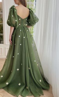 Princess Evening Dress, Teuta Matoshi, Prom Elegant, Simple Frocks, Gowns Prom, Designer Dresses Casual, Pretty Prom Dresses, Stylish Dress Book, Frock Design