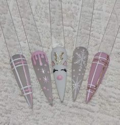 Christmas Stiletto Nails, Pink Christmas Nails Acrylic, Stiletto Christmas Nails, Pink Xmas Nails, Pastel Christmas Nails, Pink Christmas Nail Designs, Pink Christmas Nails, Nail Art Noel, December Nails