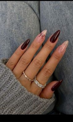 ongles, automne , marron , deco Kutek Disney, Maroon Nails, Brown Nails, Xmas Nails, Classy Nails, Chic Nails, Short Acrylic Nails, Cute Acrylic Nails, Holiday Nails