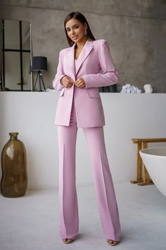 Fabric: High-quality suiting fabric crepe Cotton 65%, Polyester 35% Included: blazer and pants Peak lapel Single-breasted (1 button blazer) High-rise flared pants Fitting: Slim-Fit Sleeve length: 62 cm/ 24.4 in Pants length: 115 cm/ 45.2 in Lining option: Fully-Lined Jacket vent: Double vent Colors: Red, Blue, Dusty Pink, White, Black Pink Suits Women, Stylish Office Wear, Business Dress Women, Casual Blazer Women, Suiting Fabric, Pink Suit, Pantsuits For Women, Peak Lapel