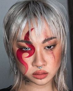 Mekap Mata, Punk Makeup, Face Art Makeup, Graphic Makeup, Smink Inspiration, Alternative Makeup, Cool Makeup Looks, Red Makeup, Dope Makeup