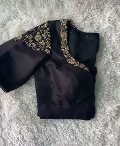 Black Silk Blouse Embroidery Designs, Black Work Blouses For Sarees, Black Maggam Blouse, Black Silk Blouse Designs, Black Blouse Aari Work Design, Latest Blouse Works For Pattu Sarees, Black Blouse Work Designs, Blouse Work Simple, Lenin Saree Blouse Designs