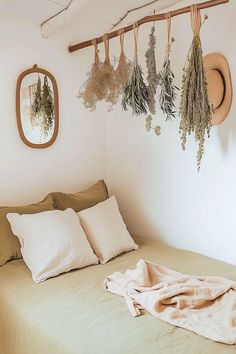 25+ Green Witch Aesthetic Bedroom Green Witch Bedroom, Cozy Witchy Bedroom, Witch Bedroom Aesthetic, Witch Aesthetic Room, Forest Inspired Bedroom, Witch Aesthetic Bedroom, Witch Bedroom, Forest Witch Aesthetic, Witch Bedrooms