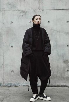 Luxury Alternative Style Winter Outerwear, Kimono Puffer Coat, Plus Size Long Black Parka, Long Black Puffy Coat, Luxury Alternative Winter Outerwear, Black Clothing, Black Women Fashion, Mode Inspiration, Autumn Fashion Women