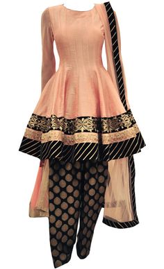 Jazzy Outfits, Peach Anarkali, Patiyala Dress, Eastern Fashion, Shadi Dresses, Anarkali Salwar, Frock Fashion, Pakistani Fashion Party Wear