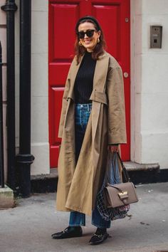 Street Style London, Ribbed Turtleneck Top, Oversized Trench, Oversized Trench Coat, Fashion Street Style