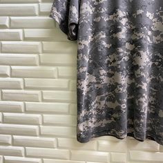 "PLEASE READ DESCRIPTION BELOW BEFORE BUYING👇🏻 *ITEM:Vintage Rothco camo tshirt *ITEM DETAILS: 👇🏻 Please be aware that all vintage items will usually show a few signs of wear or fading due to age, but anything visible such as stains or holes, and serious flaws have been photographed.For any further information on this item please contact us and we will be happy to help *SIZE: LARGE *ACTUAL SIZE MEASUREMENT: 👇🏻 *PIT TO PIT(WIDTH):21\"INCHES *LENGTH(FROM SHOULDER): 28\"INCHES *ALL MEASUREMEN Menswear Outfits, Digital Camo, Camo Designs, Military Style, Military Fashion, Floral Shirt, White Long Sleeve, Top Tee, Black Tshirt