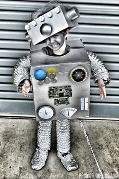 Robot Halloween Costume, Carnaval Diy, Best Diy Halloween Costumes, Robot Costume, Robot Costumes, Robot Party, Diy Robot, Diy Costumes Kids