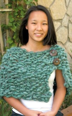 Simple Chunky Knit Shawl with Buttons (Free Knitting Pattern) Chunky Knit Shawl, Crocheting Projects, Summer Shawl, Knitted Shawl, Knitted Cape, Knit Shawl, Scarf Knitting Patterns, Arm Knitting