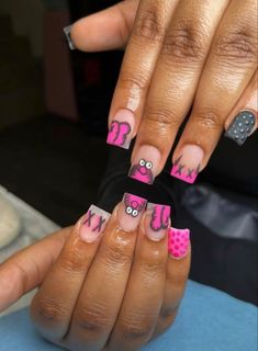 Kaws nail art @gabbyadamss_ #pinterestnails #summernail #longnaildesigns #kaws #shortnails Purple Chrome Nails, Nails Yellow, Short Square Nails, Fall Acrylic Nails