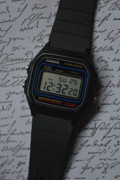 Casio W-59, a basic and reliable watch with a minimalist look.  features include stopwatch, times, day/date and timekeeping. ------------- If you have a question about this item, please contact me! PLEASE NOTE - All our items are vintage and sold in their AS-IS condition! - What you see in the photos is exactly what you get!  - The real colors may slightly differ from their appearance on your display! PAYMENT POLICY: 1.) PayPal is accepted ------- SHIPPING POLICY: 1.) International Shipping 2.) Army Pilot, Handbag Essentials, Watch Vintage, Military Army, Stylish Watches, Casio Watch, Vintage Watches, Gift For Him, Wrist Watch