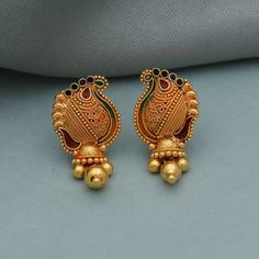 Gold Stud Earrings For Women 20Ct Yellow Gold Earrings Indian Handmade Jewelry Gold Ear Ring, Ear Ring Design, Earrings Indian Traditional, Clothe Designs, Gold Ear Rings, Gold Earing, Small Wedding Decor, Gold Things, Small Earrings Gold