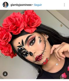 Half Dia De Los Muertos Makeup Ideas, Easy Dia De Los Muertos Makeup Ideas Half Face, Half Catrina Makeup, Simple Day Of The Dead Makeup, Catrina Outfit Costume Ideas, Catarina Makeup, Day Of The Dead Makeup Easy, Easy Dia De Los Muertos Makeup Ideas, Sugar Skull Makeup Pretty