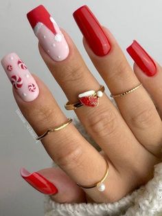 Nail Noel, Classy Nail Art Ideas, Candy Cane Nails, Red Christmas Nails, Xmas Nails, Christmas Nail Designs