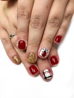 Christmas Nails Red Plaid, Plade Nails Christmas, Red Black Plaid Nails, Red And Black Plaid Nails Acrylic, Red Nails With Plaid Accent, Plaid Nail Art, Plaid Nail Designs, Christmas Nail Art Easy, December Nails