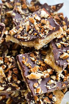 saltine toffee candy with chocolate and pecans is an easy dessert recipe