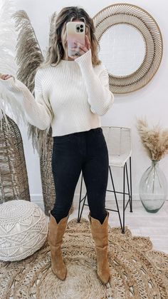 White And Tan Outfits, Love Sweater, Winter Fashion Outfits Casual, Sweater Crop, Womens Fashion Edgy, Cute Fall Outfits, Weekend Wear, Top 50, Country Outfits