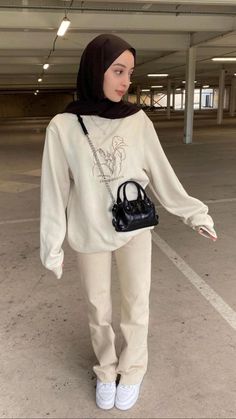 Nude Outfit, Outing Outfit, Hijabi Outfit, Muslim Outfits Casual, Muslim Fashion Hijab Outfits, Girl Drawings, Hijabi Fashion Casual