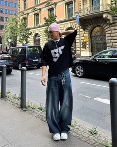 #fashionInspiration #outfitIdeas #streetstyle #fashionista #ootd #baggy #oufitwomen #outfitmen Black Baggy Jeans Outfit, Streetwear Fashion Outfits, Street Style Outfits Casual, Streetwear Inspiration, Streetwear Inspo, Outfit Streetwear, Streetwear Fits, Street Style Outfits Men, Street Fashion Men Streetwear