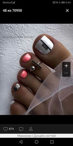 Black Pedicure Designs Toenails, X On Nails, Toenail Designs Summer 2023, Pedicure Art Ideas, Rose Gold Toenails, Boho Pedicure Designs, Toe Nail Ideas Simple, Cute Toenail Ideas, Gel Toe Nails Summer Toenails