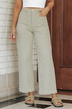 Light Sage Utility Wide Leg Pants - Magnolia Boutique Spring Outfits Ideas, Womens Clothing Boutique, Spring Ootd, Sandals Gold, Spring Outfit Ideas, Full Look, Online Fashion Boutique, Ootd Style, Matching Accessories