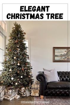 Elegnat and Neutral Christmas tree Christmas Tree Gold And White, Elegant Christmas Tree Ideas, Dining Room Christmas Tree, Invisible Christmas Tree, Unique Christmas Tree Ideas, Neutral Christmas Tree, Barbie Christmas Tree, Room Christmas Tree, Christmas Tree Game