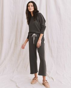 The Wide Leg Cropped Sweatpant. -- WASHED BLACK Sweats Outfit, Army Pants, Long Sleeve Kids, Boys Bottoms, Vintage Sweatshirt, Kids Tops, Dress With Boots, Long Tops, Short Tops