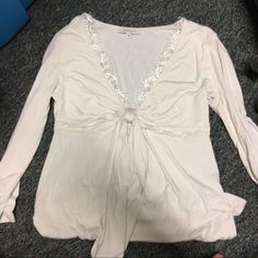 Never Used, Bought From Another Person Retails For $40+ Xs But Fits S/M Buy In Bundle For Major Discounts Also I’m In A Hurry And Can’t Take A Ton Of High Quality Photos But Feel Free To Ask For More If Interested White Stretch Top With Lace Trim, White Stretch Tops With Lace Trim, Feminine White Tops For Loungewear, White Tops With Lace Trim For Loungewear, White Lace Trim Top For Loungewear, High Quality Photos, Boston Proper, In A Hurry, Cream White