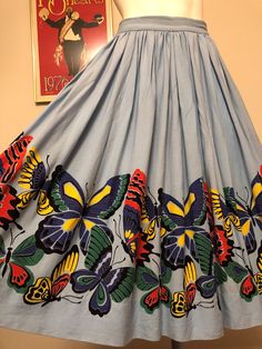 Fabric Paint Designs For Skirt, Hand Painted Skirt Indian, Trendy Skirt Outfits, Casual Pullover Outfit, Traditional Baby Dresses, Butterfly Border, Lengha Blouse Designs, Saree Painting Designs, Circle Skirts