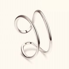 Discreet and refined, the double ring of the Thia ring is elegant without being simplistic. Adjustable in size, the Thia ring adapts to all body types and changes fingers as you desire. A perfect gift idea available in gold, rose gold and silver finishes. 
Details

 Material: 316L surgical stainless steel  Finish: Gold/Rose Gold/Silver Size: Single 54-55mm Shape: Double Ring Designed to Last and water resistant Rose Gold And Silver, Bagan, Double Ring, Cheap Jewelry, Ring Fit, Minimalist Jewelry, Free Jewelry, Gold And Silver, Gold Rose