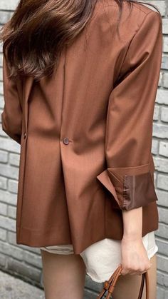 Abaya Designs Latest, Detail Couture, Home Wear Women Pajamas, Home Wear Women Casual, Woman Suit Fashion, Fashionista Clothes, Clothing Details, Bold And Beautiful, Fashion Designs