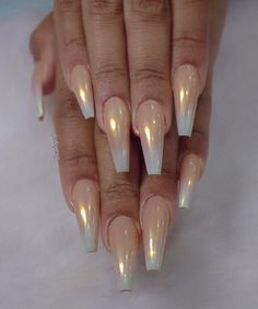 Had to repost again @ohmy_janai I'm sooo addicted to these pearl ombrés ❤️ I want to try with every color!!! Lol Nail Board, Gold Chrome, Fancy Nails, Creative Nails