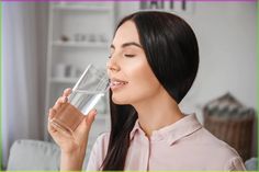 Do you wake up in the morning feeling like your skin needs a drink? Have you ever looked in the mirror and thought, “I need... Natural Wrinkle Remedies, Skincare For Combination Skin, Products Organization, Easy Skincare, Hydrating Skin Care, Brightening Skincare, Organization Aesthetic, Men's Skincare, Natural Face Cleanser