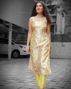 Shiny Doshi, Style Outfits Summer, Summer Vibes Aesthetic, Aesthetic Summer Outfits, Designer Aesthetic