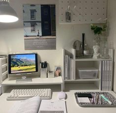 Makeup And Study Desk Ideas, Minimalist Study Table Setup, Bedroom Ideas Study Table, Tv Wall Design Room, Mac Desk Setup Aesthetic, Desk Inspo Minimalist, Study Table Set Up, Korean Minimalist Room, Desk Ideas Minimalist