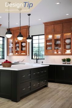 design tip maple cognac & painted black kitchen Two Tone Oak Kitchen Cabinets, Black Stain Cabinets Kitchen, Black And Wood Kitchen Cabinets, Black And Wood Kitchen, Natural Wood Stains, Pine Kitchen Cabinets, Cabinet Inspiration