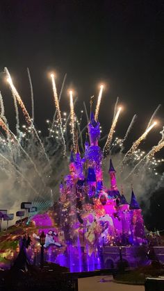 Disneyland Paris park Paris Aesthetic Night, Paris Park, Disney College, Disney Attractions, Disneyland (paris)