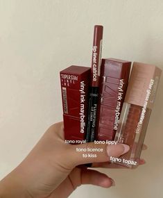 Beginner Makeup Kit, Maybelline Lip, Lip Combos, Makeup Books, Makeup Accesories, Maybelline Makeup, Makeup Help, Lip Glosses