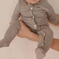 Introducing our Long Sleeve Striped Cotton Romper, the perfect outfit for your little one! Made from soft and breathable cotton, this romper is perfect for spring and autumn seasons. With its unisex design and adorable striped pattern, it's suitable for both baby boys and girls. The long sleeves provide extra warmth, while the o-neck collar ensures comfort. Available in sizes for ages 3-24 months, this romper fits true to size. Give your baby the ultimate combination of style and comfort with our Long Sleeve Striped Cotton Romper! 🌈👶💕 Specifications: Age Range: 3-24 months Material: Cotton Season: Spring & Autumn Gender: Unisex Item Type: Rompers Department Name: Baby Collar: O-Neck Material Composition: Cotton Pattern Type: Striped Sleeve Length: Long Fit: Fits true to size, take your