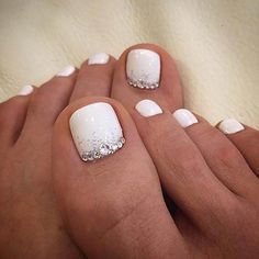 Pedicure Glitter, Wedding Toe Nails, Glitter Pedicure, Wedding Pedicure, White Pedicure, Toenail Art Designs, Wedding Toes, Pedicure Designs Toenails, Gel Pedicure