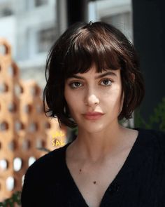 13 Ways to Own the Effortlessly Chic French Bob French Bob Rectangular Face, French Bob Thick Wavy Hair, Short French Bob Thick Hair, 60s French Bob, Short French Hair, French Bob Bangs, French Bob With Fringe