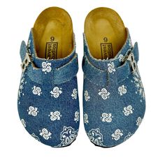 Unisex Mules, Clogs, Slip On Bravest Studios Style Name: Denim Tokyo Mules Denim Paisley Bandana Print Men’s Size 6, Women’s Size 8/8.5 Custom Soft Cork Footbed Durable All Terrain Eva Sole “B” Logo Branding On Buckle Excellent Preowned Conditon Paisley Bandana, Studio Blue, Bandana Print, Eva Sole, Fashion Studio, Mule Clogs, Mules Shoes, Mule, Logo Branding