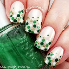 Super Fun St Patricks Day Nail Art Ideas ★ St Patricks Nail Designs, Irish Nails, Saint Patrick Nail, St Patricks Day Nails, Polka Dot Nails, Dots Nails, Spring Nail Art, Pedicures, Manicure Y Pedicure