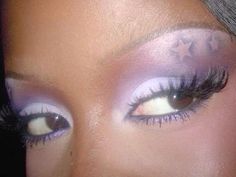 Icy Y2k Makeup, Makeup From The 2000s, 2000s Eyeshadow Palette, Rem Beauty Makeup Looks, 80a Makeup, 2017 Makeup Looks, Eye Makeup For Hot Pink Dress, Early 2000s Smokey Eye, Y2k Makeup Aesthetic Baddie