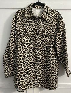 H&M Women’s Shirt Jacket Leopard Print NWT Size Small. Condition is "New with tags". Shipped with USPS Retail Ground. Cheetah Print Shirts, Leopard Shirt, H&m Women, Oversized Shirt, Cheetah Print, Shirt Jacket, Leopard Print, H&m, Size Small