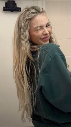 cute beachy hair style Janae Roberts, Beachy Hair, Blonde Hair Inspiration, Work Hairstyles, Long Blonde, Long Blonde Hair, Hair Envy, Love Hair, Hairstyles For School